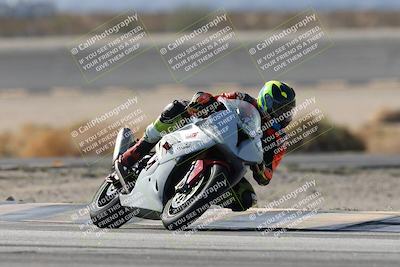 media/Nov-16-2025-Race Pace (Sun) [[8c5fa54630]]/Non Verified Riders (1st 20 Minutes)/1-Turn 14 (10am)/